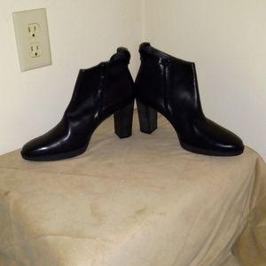 Paul Green Black Leather Booties with studding detail NWOB UK sz 7 US 9